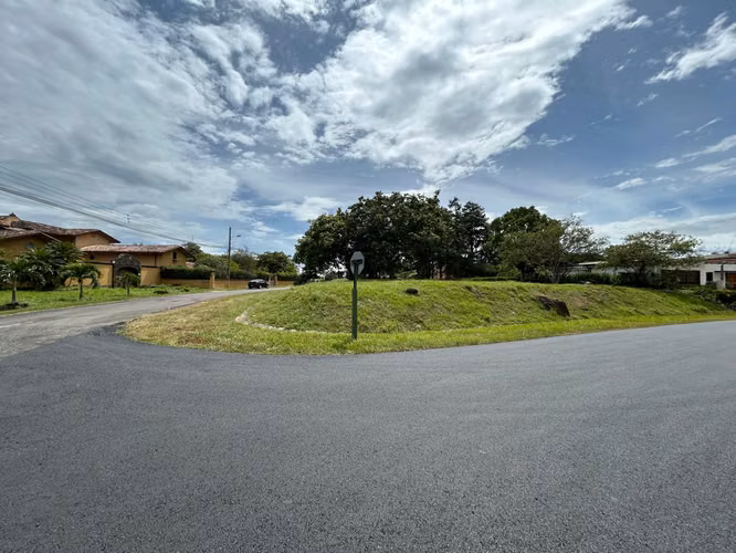 VENTA DE LOTE EN HACIENDA LOS REYES - GUACIMA - ALAJUELA - Imagen 10