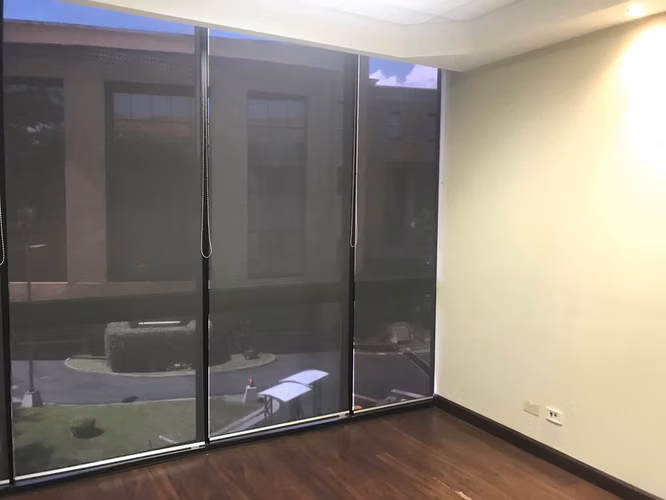 SE RENTA OFICINA EN SANTA ANA