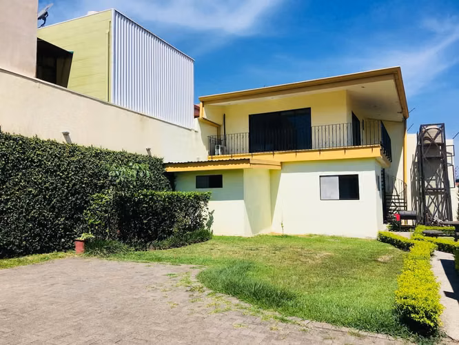 CASA INDEPENDIENTE EN POZOS DE SANTA ANA