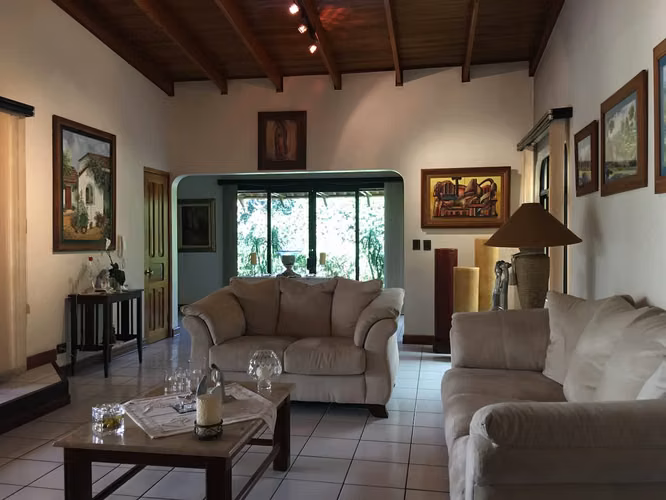 CASA INDEPENDIENTE EN POZOS DE SANTA ANA