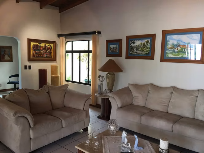 CASA INDEPENDIENTE EN POZOS DE SANTA ANA