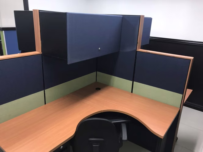 VENTA DE CASA DE OFICINAS COMPLETAMENTE AMUEBLADAS-ROHRMOSER