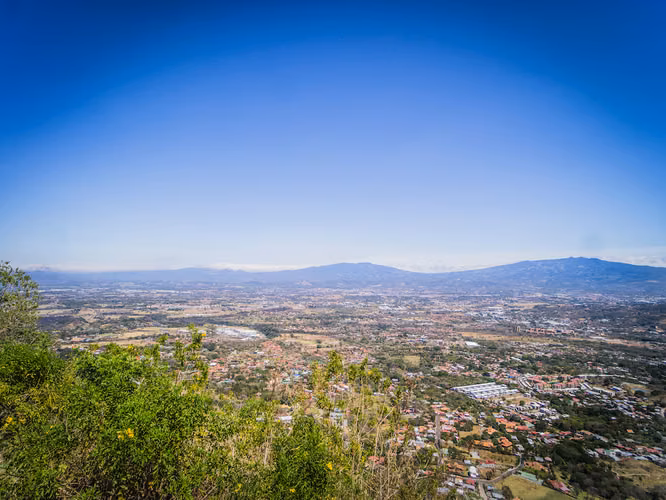 LOTES EN VENTA EN CONDOMINIO CON INCREÍBLES VISTAS EN SANTA ANA
