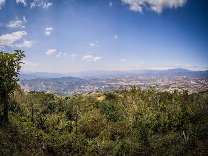 LOTES EN VENTA EN CONDOMINIO CON INCREÍBLES VISTAS EN SANTA ANA