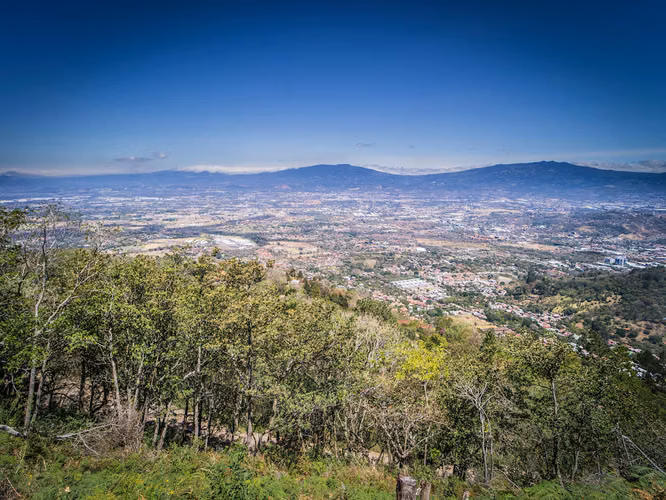 LOTES EN VENTA EN CONDOMINIO CON INCREÍBLES VISTAS EN SANTA ANA