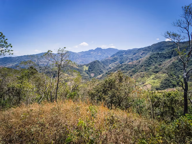 LOTES EN VENTA EN CONDOMINIO CON INCREÍBLES VISTAS EN SANTA ANA