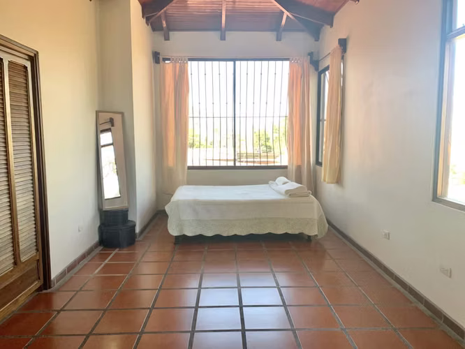 VENTA DE CASA INDEPENDIENTE, MORA