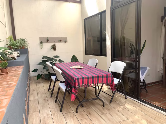 VENTA DE CASA INDEPENDIENTE, MORA