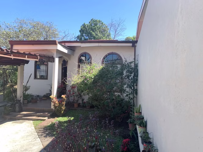 VENTA DE CASA INDEPENDIENTE, MORA