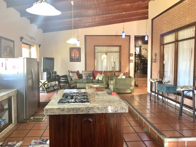 VENTA DE CASA INDEPENDIENTE, MORA