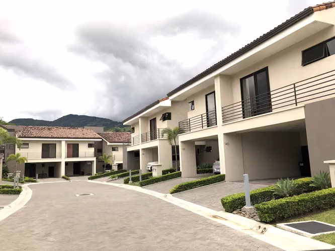 CASA EN VENTA EN CONDOMINIO -BRASIL DE SANTA ANA - PARA INVERSION - Imagen 13