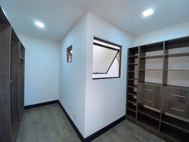 CASA EN VENTA EN CONDOMINIO -BRASIL DE SANTA ANA - PARA INVERSION - Imagen 9