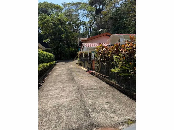 Maravilloso hogar con vistas escénicas al bosque