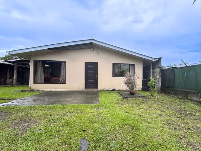 Venta de propiedad con 2 casas en Guápiles - Imagen 10
