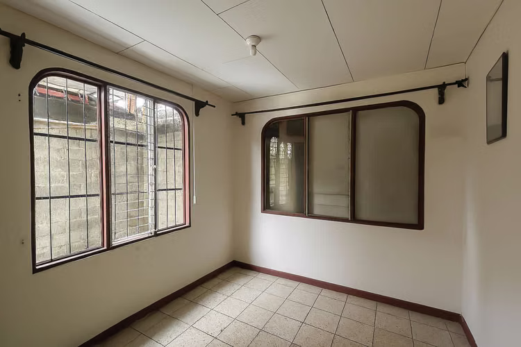 Venta de propiedad con 2 casas en Guápiles - Imagen 7