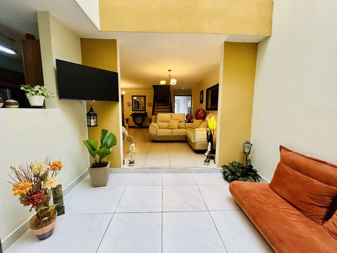 ¡Oportunidad! Venta Casa en Condominio de solo 10 unidades, Rohrmoser, San José - Imagen 4