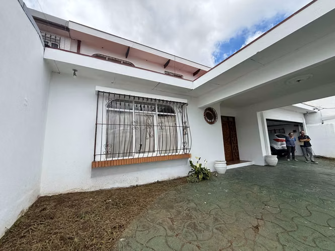 Se vende casa en Sabana, Sabana Sur