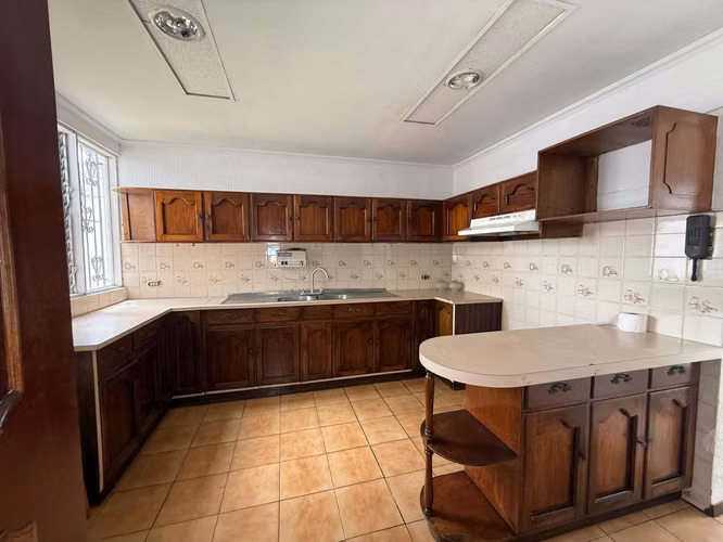 Se vende casa en Sabana, Sabana Sur