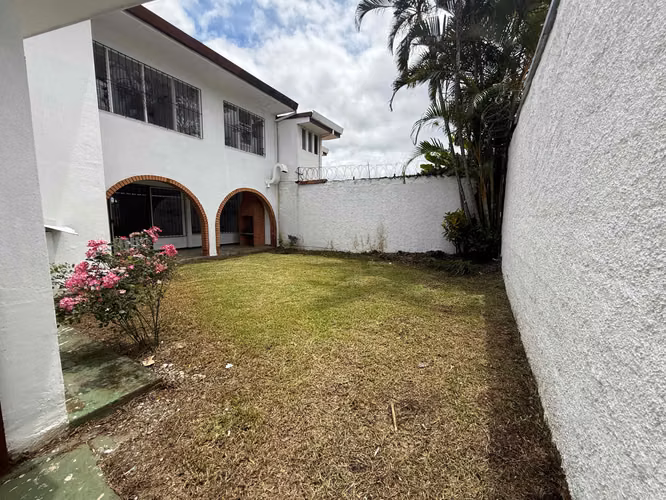 Se vende casa en Sabana, Sabana Sur