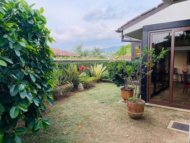 SE VENDE CASA EN ESCAZU JABONCILLOS