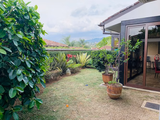 SE VENDE CASA EN ESCAZU JABOCILLOS $685000