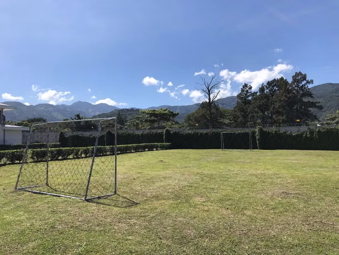 VENTA DE LOTE PLANO EN CONDOMINIO - SANTA ANA - Imagen 17