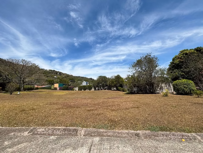 VENTA DE LOTE EN CONDOMINIO PASO DEL SOL - SANTA ANA - Imagen 2