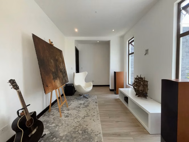 VENTA DE CASA EN CONDOMINIO - LOS REYES - LA GUACIMA - PARA INVERSION