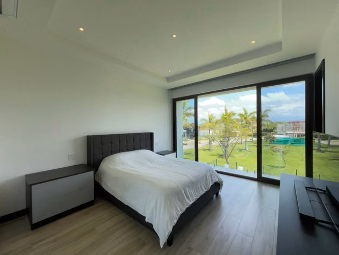 VENTA DE CASA EN CONDOMINIO - LOS REYES - LA GUACIMA - PARA INVERSION