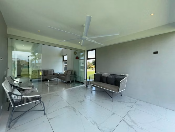 VENTA DE CASA EN CONDOMINIO - LOS REYES - LA GUACIMA - PARA INVERSION