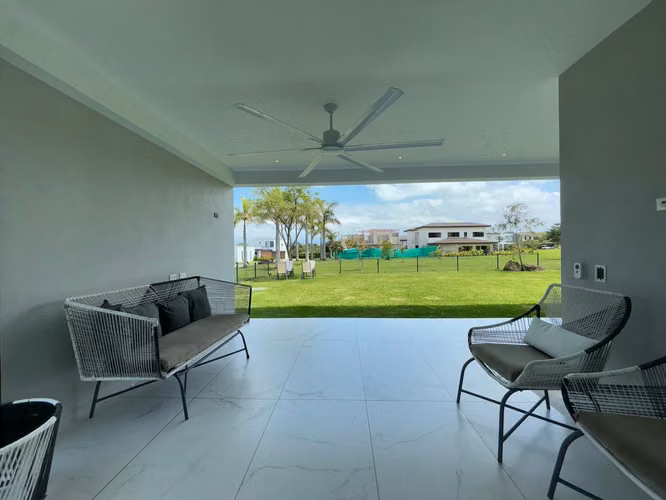 VENTA DE CASA EN CONDOMINIO - LOS REYES - LA GUACIMA - PARA INVERSION