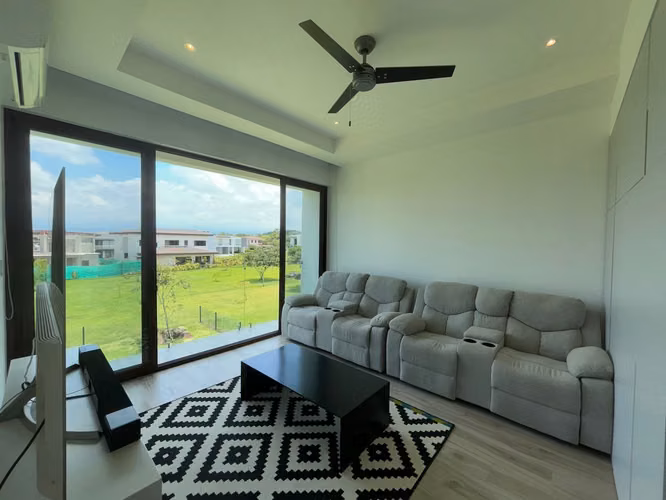 VENTA DE CASA EN CONDOMINIO - LOS REYES - LA GUACIMA - PARA INVERSION