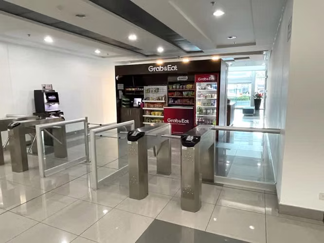 Alquiler | Oficina Clase A de 60 m², 3 Parqueos, Santa Ana 24165 - Imagen 12