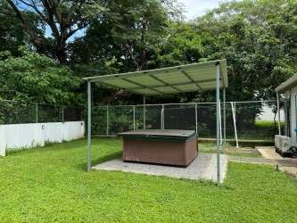 Vendo casa de 3 habitaciones a 5 minutos de playas del coco