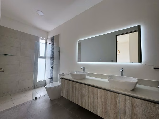 VENTA DE CASA PARA ESTRENAR RÍO ORO, SANTA ANA*