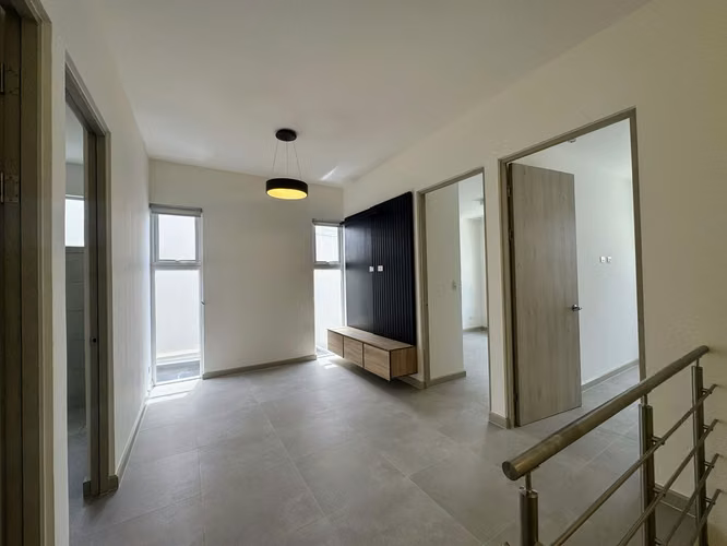 VENTA DE CASA PARA ESTRENAR RÍO ORO, SANTA ANA*