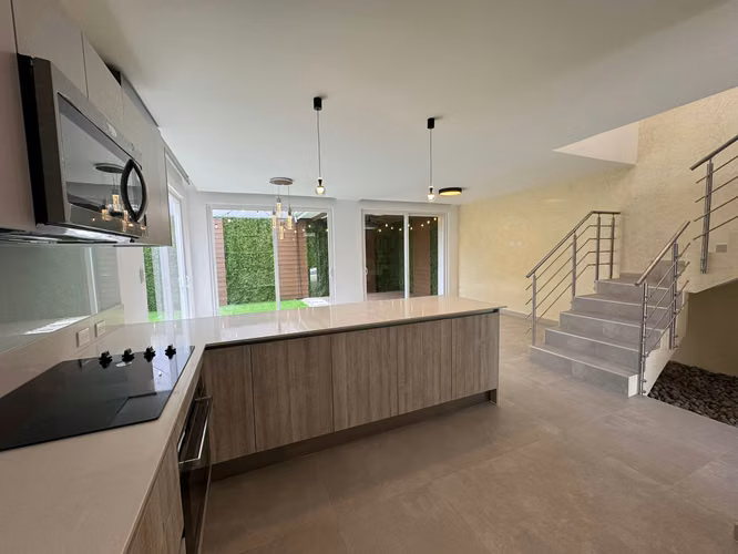 VENTA DE CASA PARA ESTRENAR RÍO ORO, SANTA ANA*