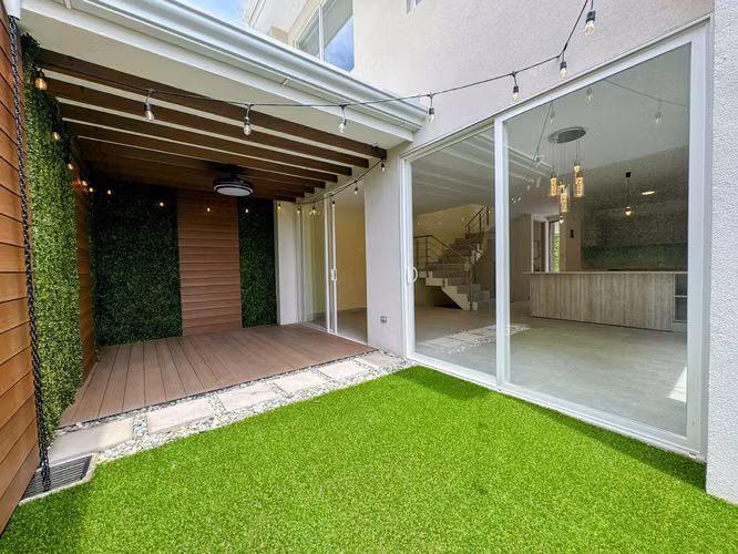VENTA DE CASA PARA ESTRENAR RÍO ORO, SANTA ANA*