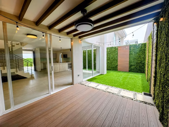 VENTA DE CASA PARA ESTRENAR RÍO ORO, SANTA ANA*