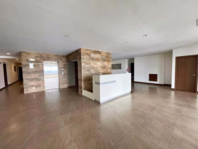 Se Alquila hermoso apartamento de lujo en Vía Natura - Imagen 16