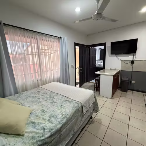 Alquilo estudio a 5 minutos de playas del coco