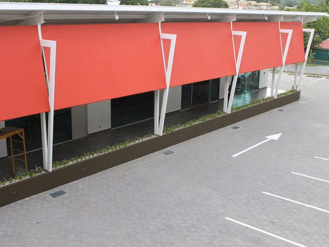 ALQUILER DE LOCALES EN PLAZA - CIUDAD COLON