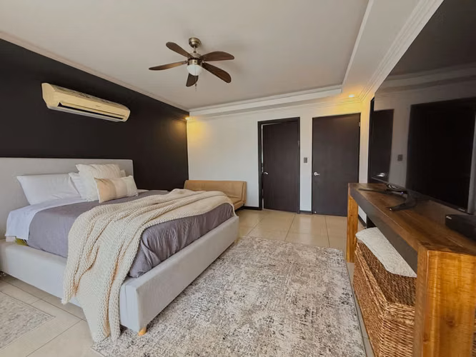 ALQUILER DE CASA AMUEBLADA EN SANTA ANA CENTRO - Imagen 7