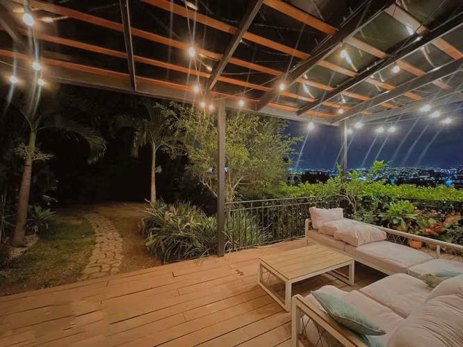 VENTA DE CASA EN CERRO ALTO ESCAZÚ