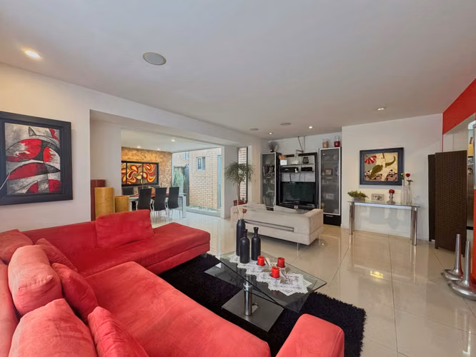 VENTA DE CASA EN EL CENTRO DE SANTA ANA  - Imagen 5