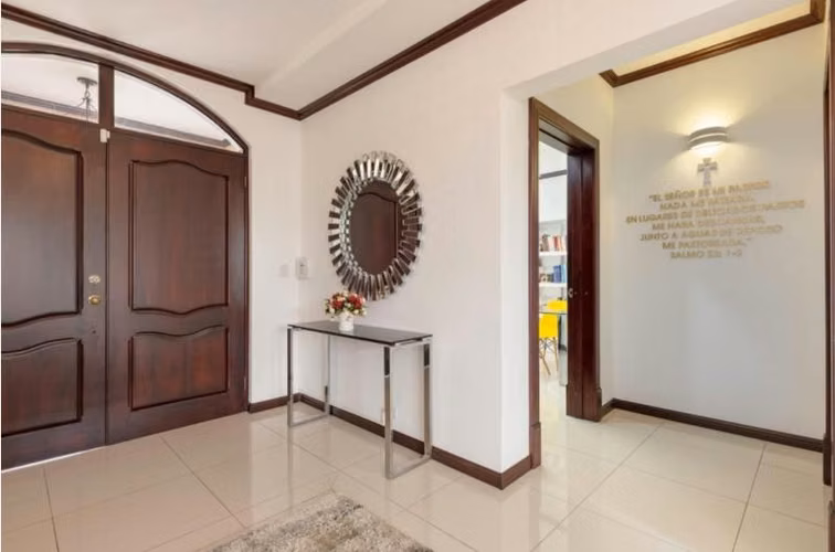 CASA CON APARTAMENTO DE VISITAS EN VENTA / COLINAS DE MONTEALEGRE - Imagen 6