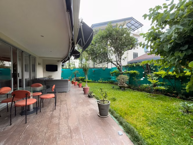 VENTA DE APARTAMENTO EN PRIMER PISO - CONDOMINIO - SANTA ANA