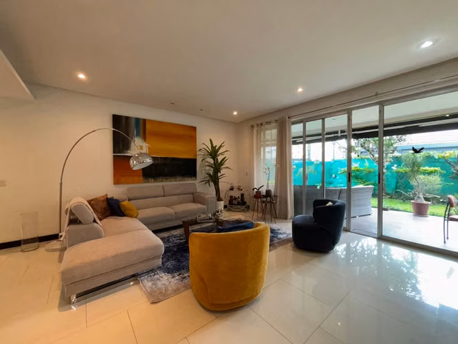 VENTA DE APARTAMENTO EN PRIMER PISO - CONDOMINIO - SANTA ANA