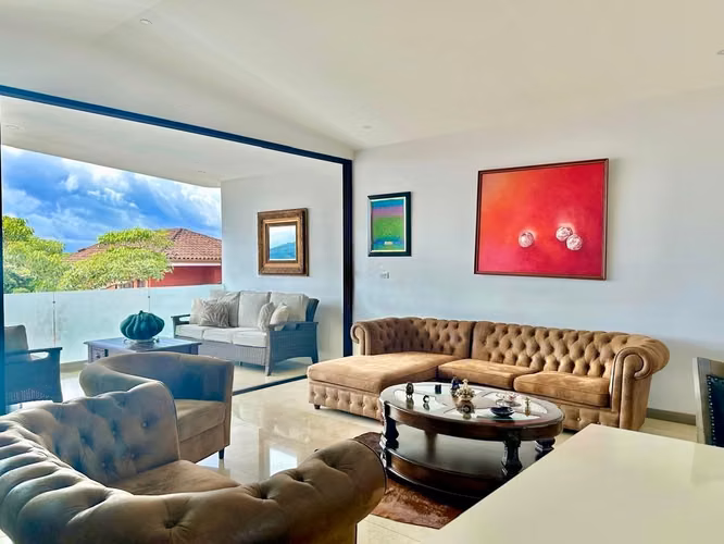 VENTA DE MODERNA CASA EN CONDOMINIO - ESCAZU - Imagen 9