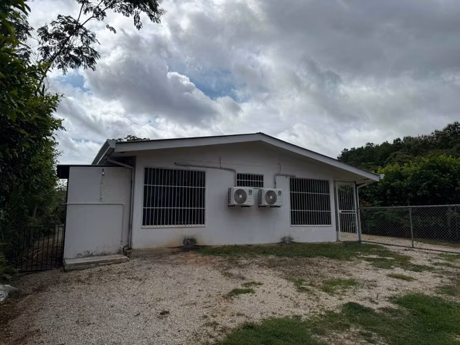 Oportunidad de Inversión Propiedad con Apartaestudio y Casa cerca de Playa Grande - Imagen 9